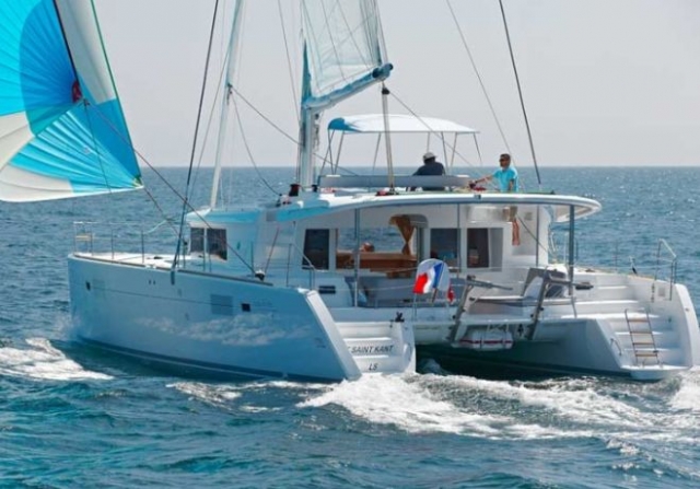  Renta de catamarán en la laguna en Córcega 